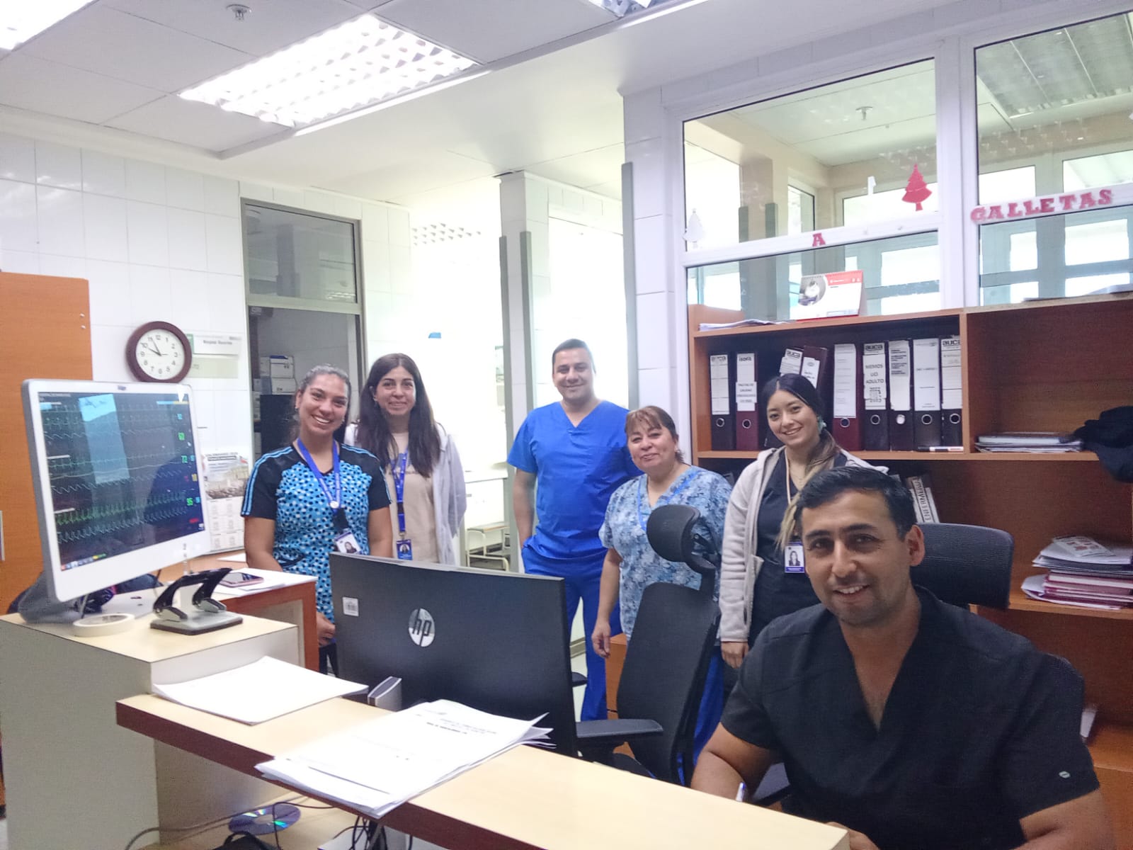 Hospital de Santa Cruz aborda riesgos psicosociales para prevenir conflictos y fortalecer el bienestar laboral